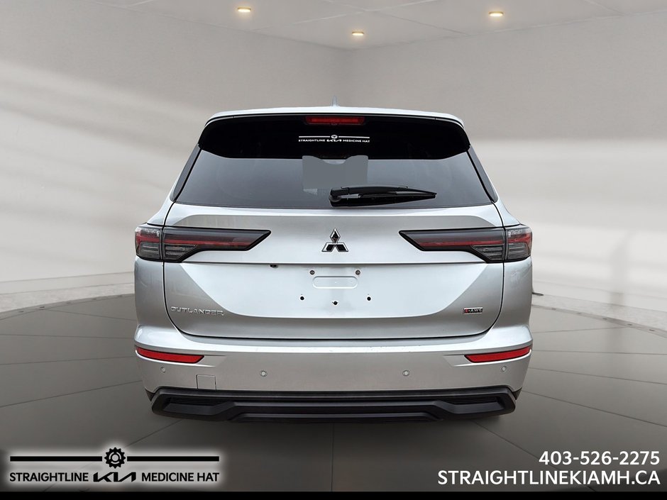 2025 Mitsubishi Outlander ES-2