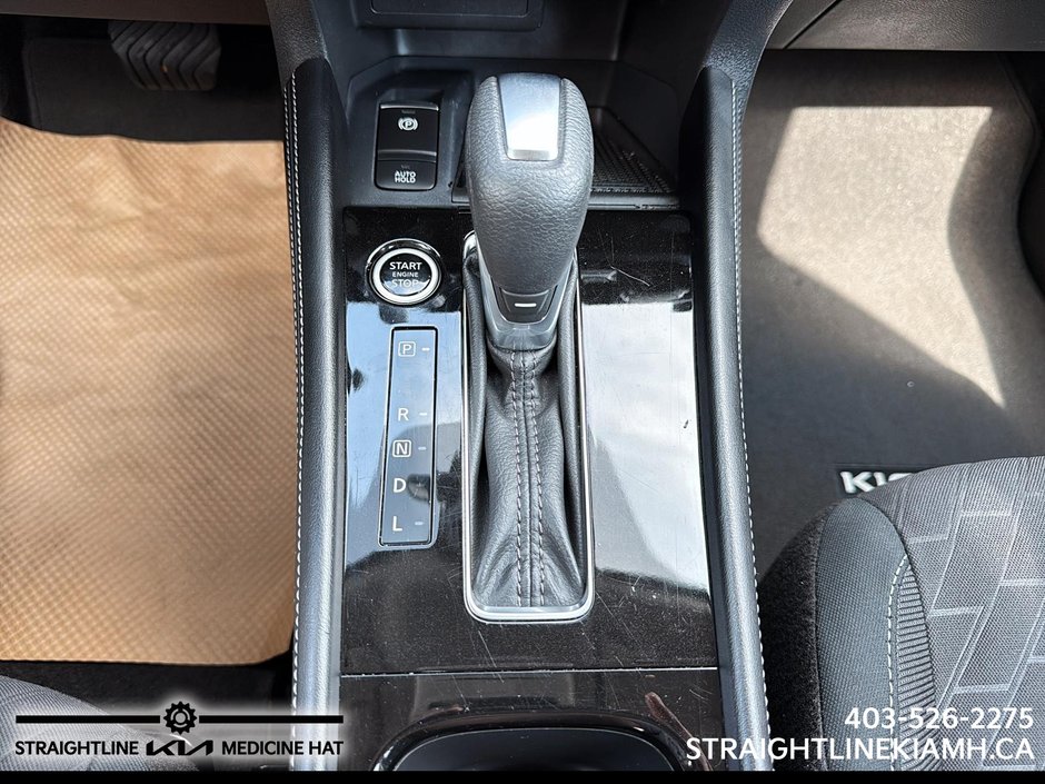 2025 Nissan Kicks Play SV-14
