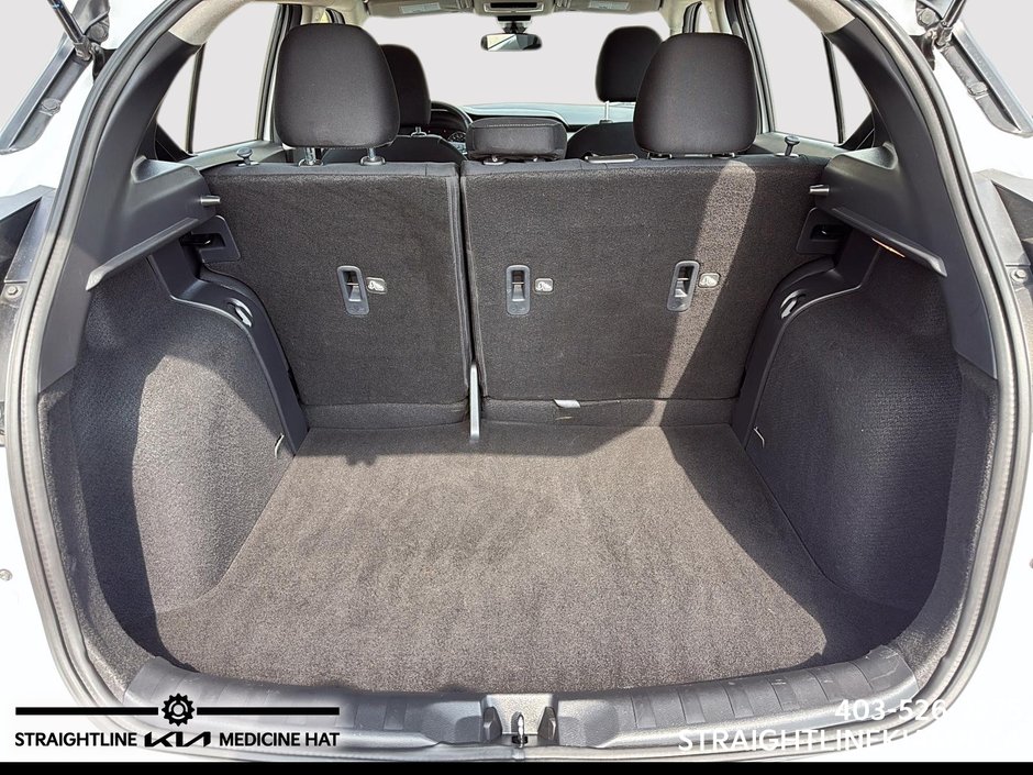 2025 Nissan Kicks Play SV-5