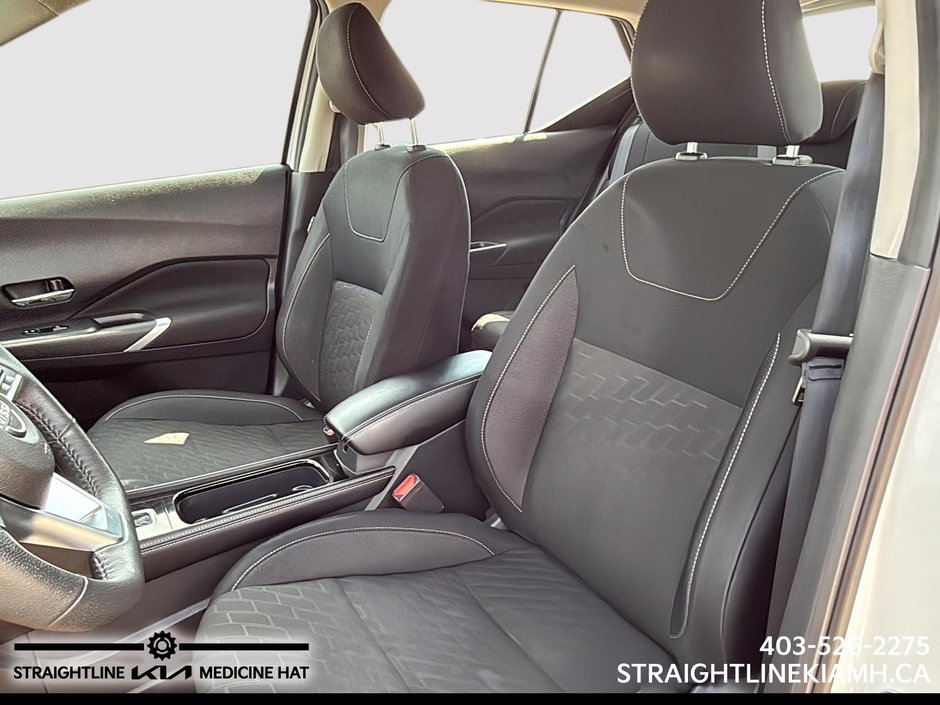 2025 Nissan Kicks Play SV-8