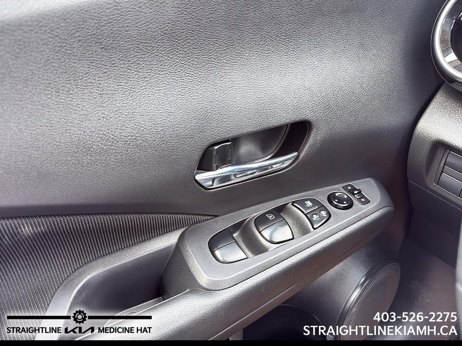 2025 Nissan Kicks Play SV-10