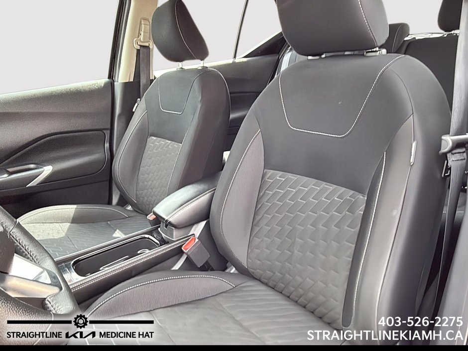 2025 Nissan Kicks Play SV-8