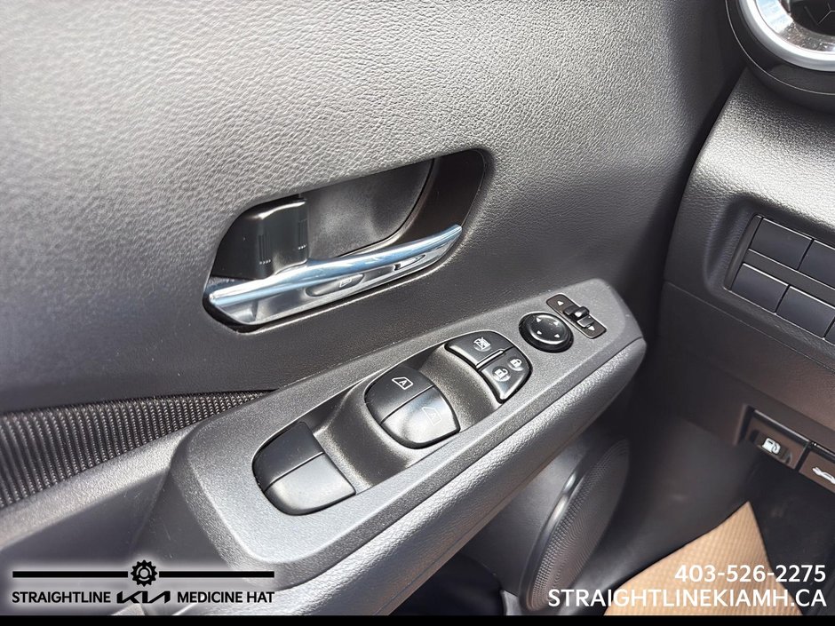 2025 Nissan Kicks Play SV-10