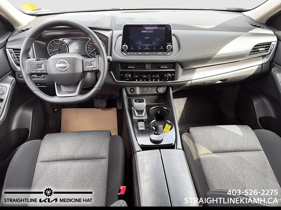 2025 Nissan Rogue SV Moonroof-9