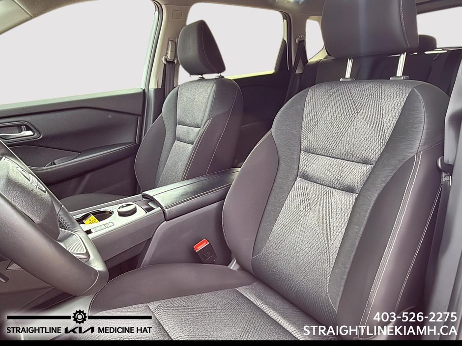2025 Nissan Rogue SV Moonroof-8