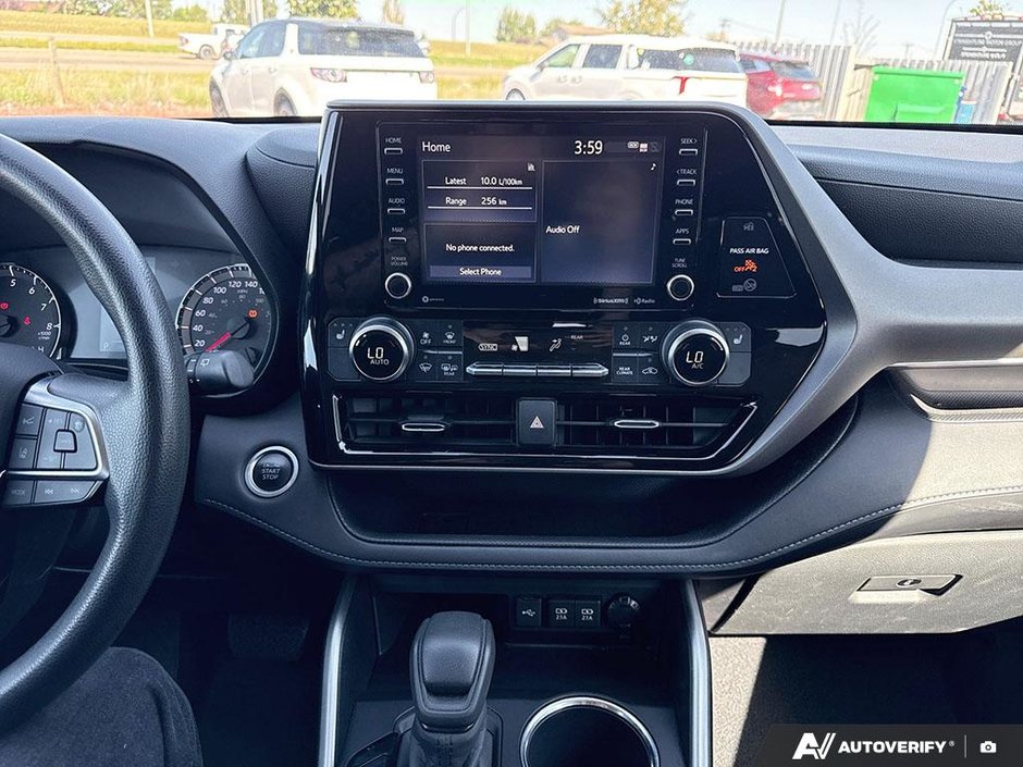 2020 Toyota Highlander LE-17