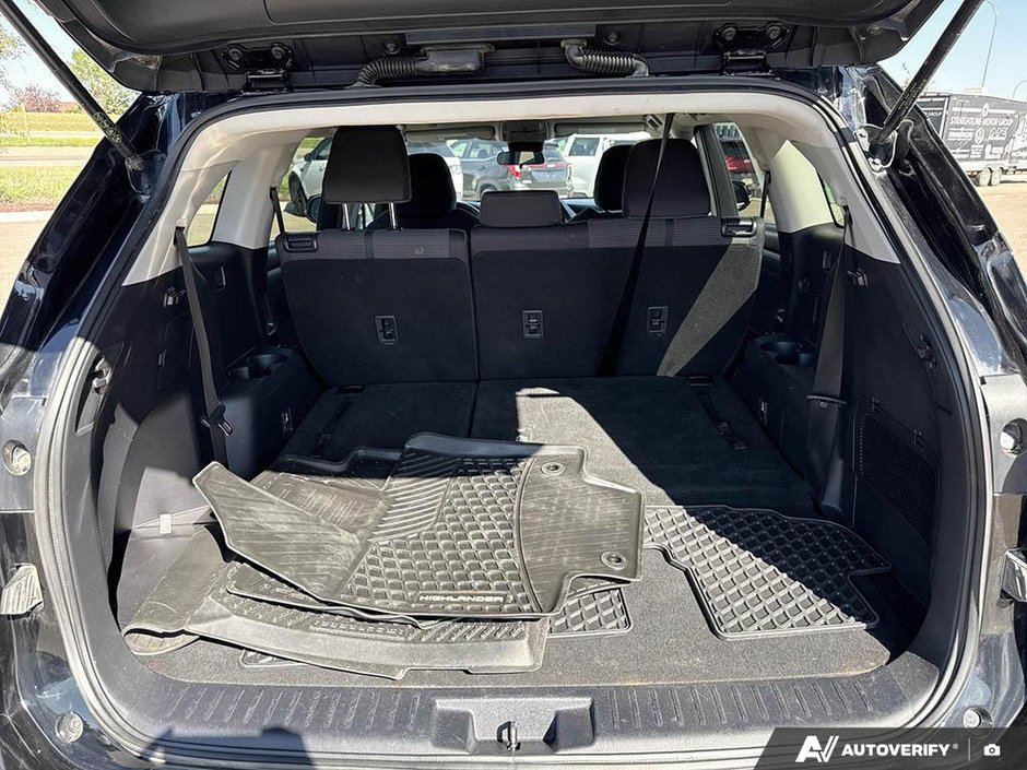 2020 Toyota Highlander LE-11