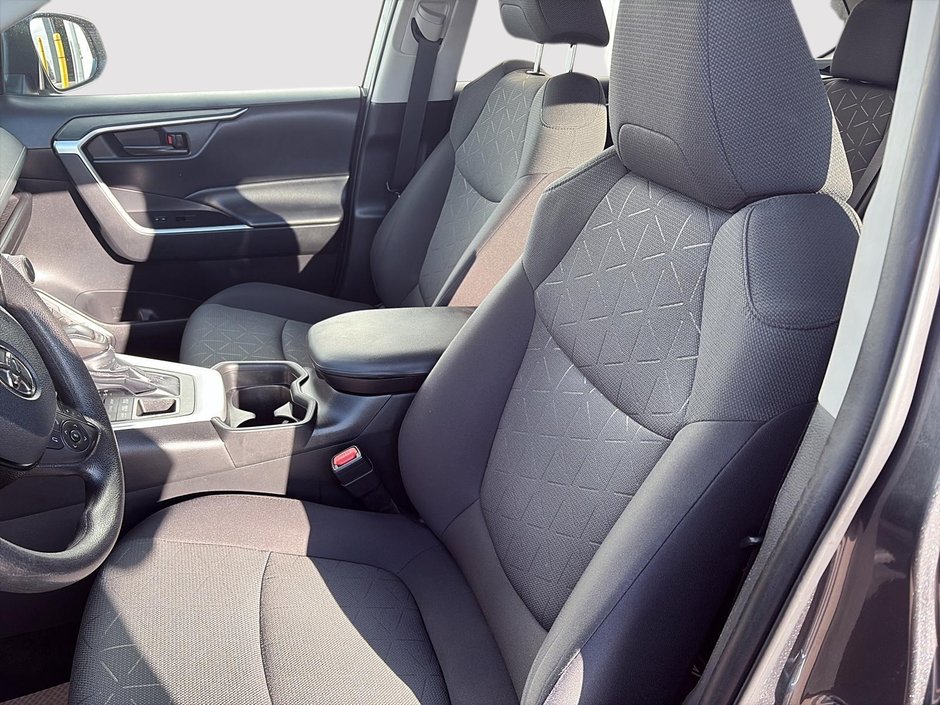 2021 Toyota RAV4 LE-8