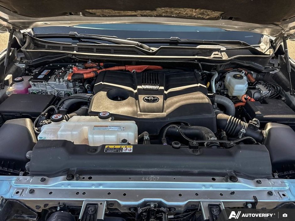 2024 Toyota Tundra Platinum Hybrid-11
