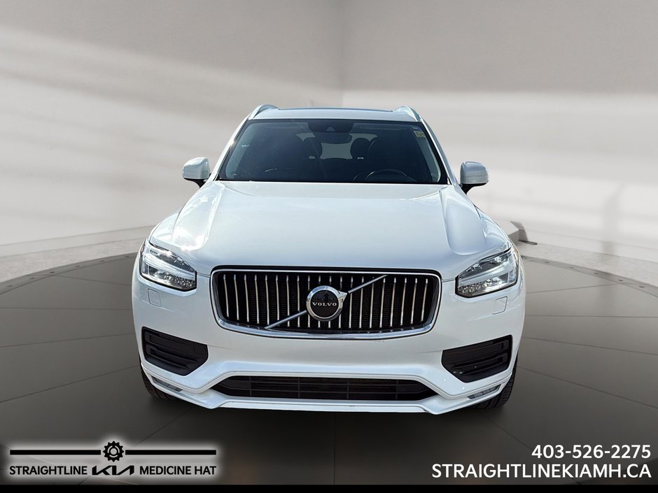 2022 Volvo XC90 Momentum-1