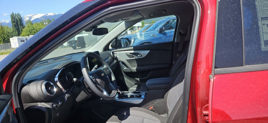 2025 Chevrolet Blazer LT-29