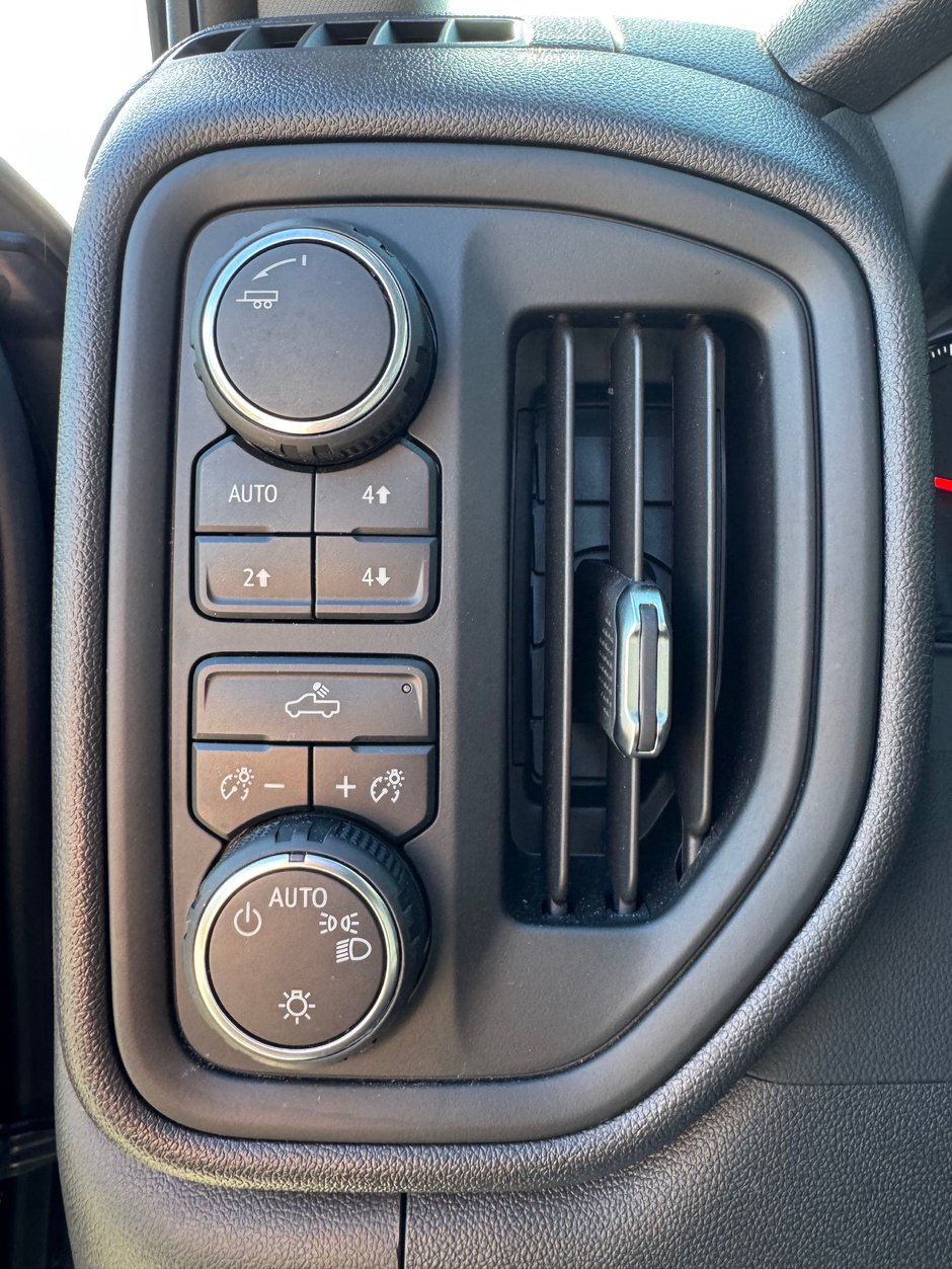 2024 Chevrolet Silverado 1500 Custom Trail Boss-11