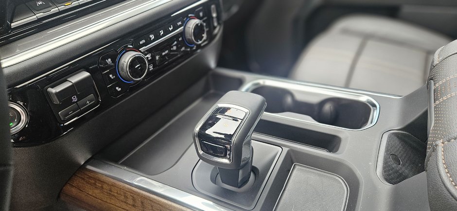 2025 Chevrolet Silverado 1500 High Country-11