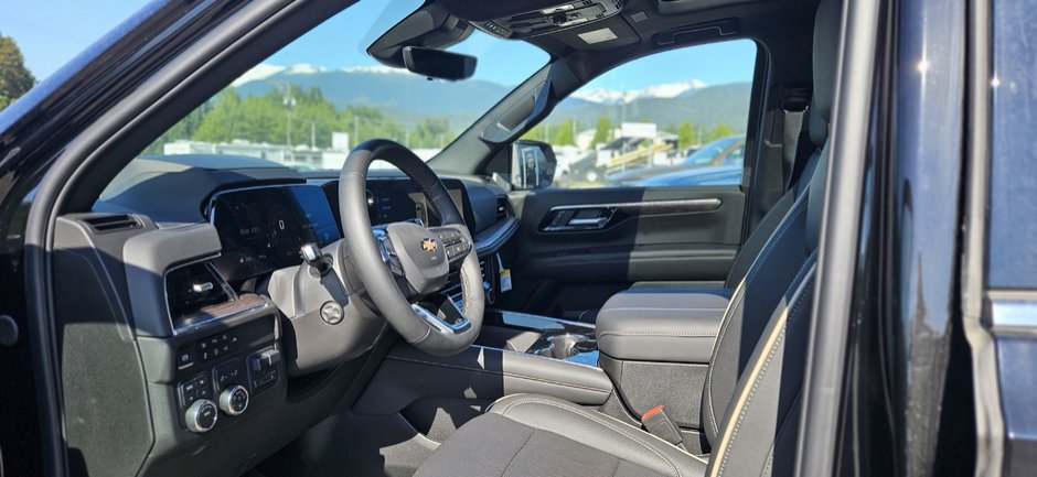 2025 Chevrolet Suburban Premier-30