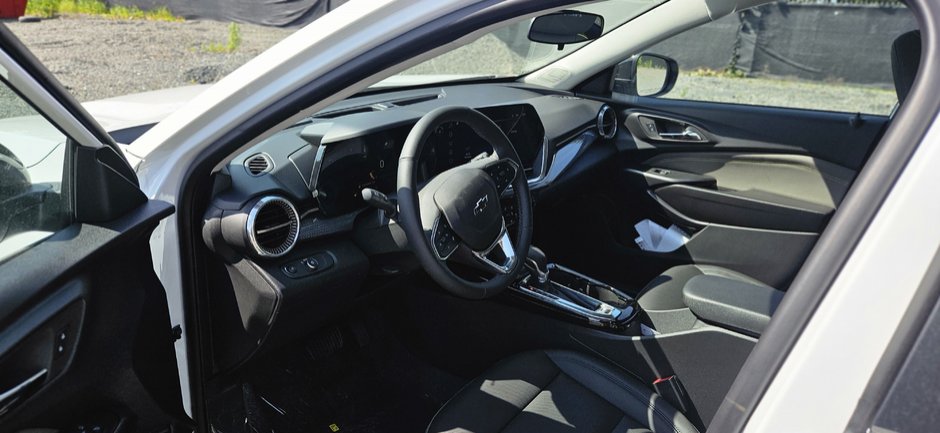 2025 Chevrolet Trax ACTIV-11