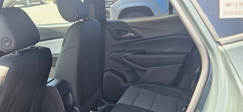 2025 Chevrolet Trax LT-11