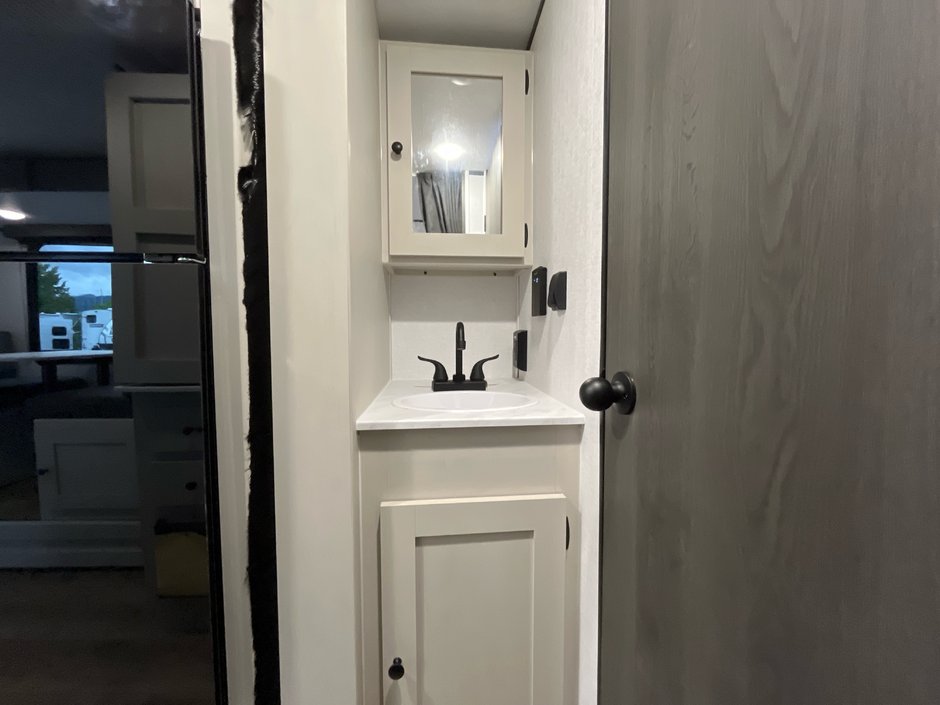 2025 Coachmen Bijou 19BHB-13