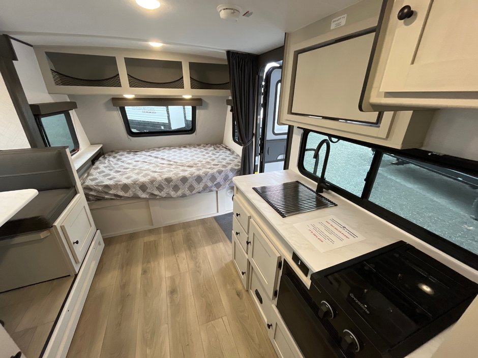 2025 Coachmen Bijou 19BHB-8