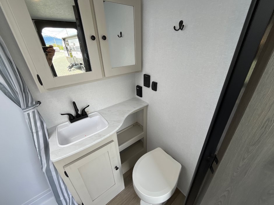 2025 Coachmen Bijou 16RDB-12