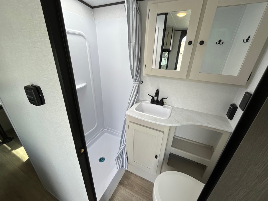2025 Coachmen Bijou 16RDB-11