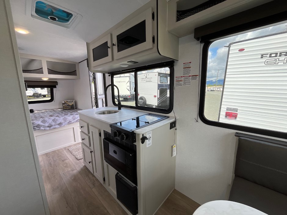 2025 Coachmen Bijou 16RDB-16
