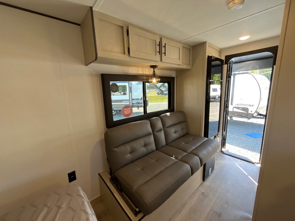 2025 Coachmen Compact 160RE-6