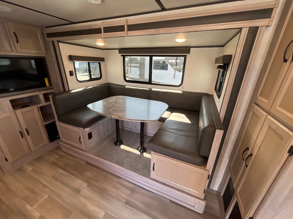 2021 Coachmen Northern Spirit DLX SBT2145RBX-14