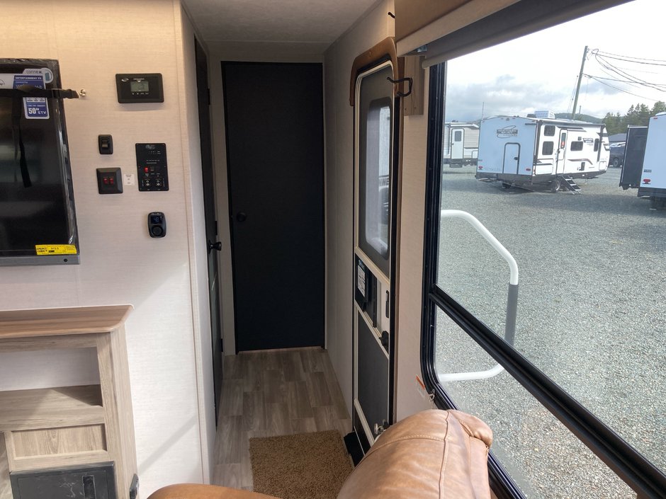 2025 Forest River Vibe 26RK-17