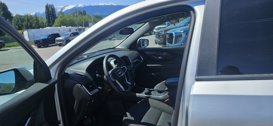 2022 GMC Terrain SLE-11