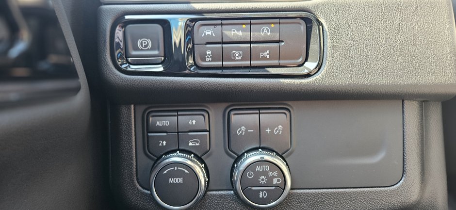 2025 GMC Yukon Elevation-6