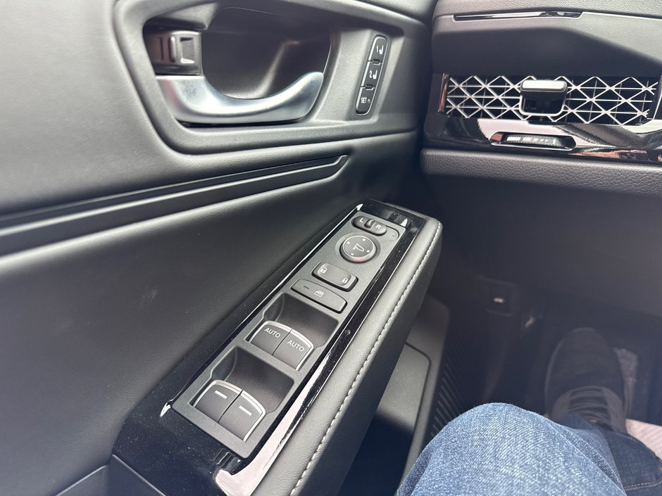 2025 Honda Accord Hybrid TOURING-9