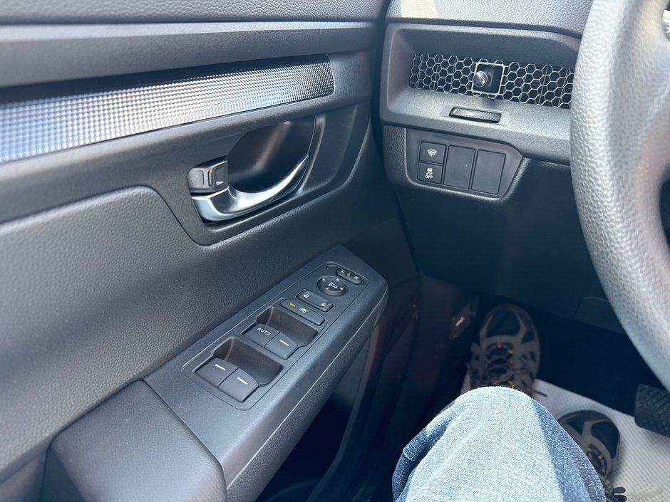 2025 Honda CR-V LX AWD-12
