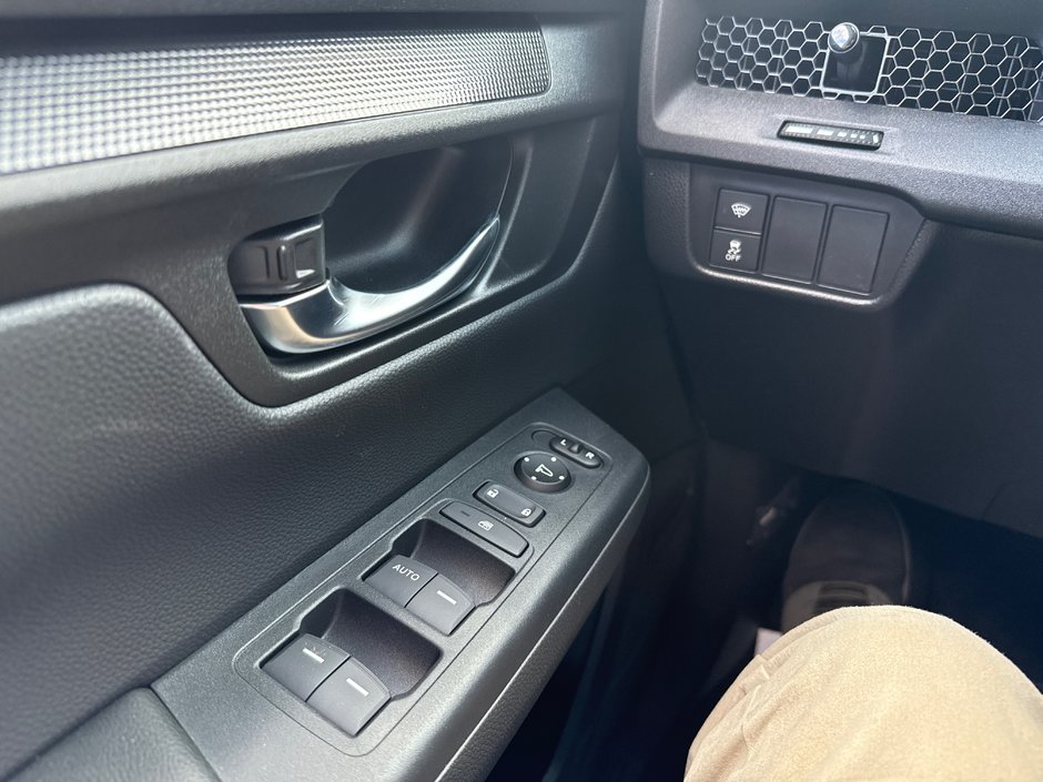 2025 Honda CR-V LX AWD-12