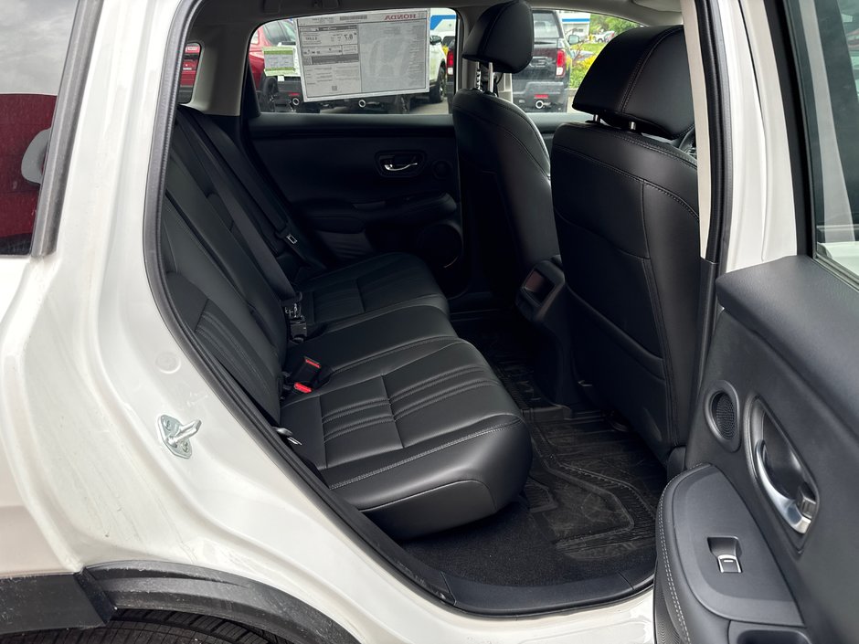 2025 Honda HR-V EX-L NAVI-14