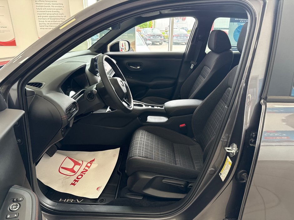2025 Honda HR-V SPORT-9