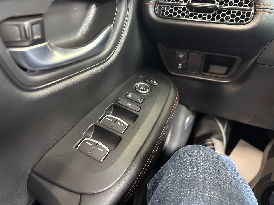 2025 Honda HR-V SPORT-14