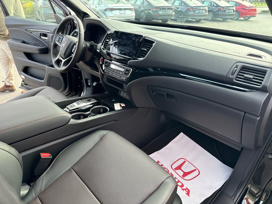 2025 Honda Ridgeline Black Edition-19