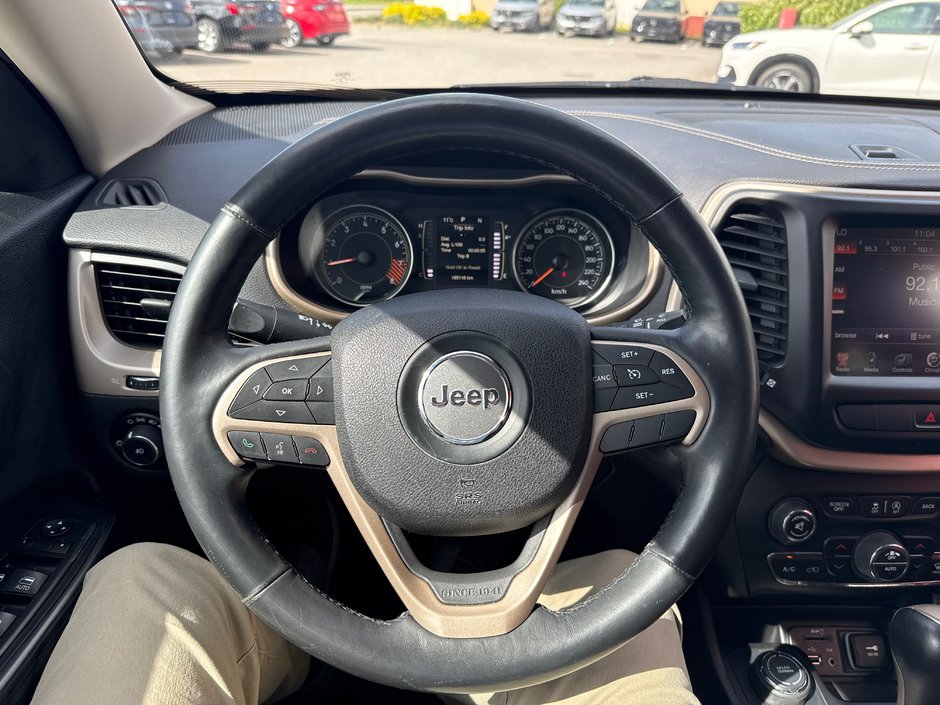 2015 Jeep Cherokee North-11
