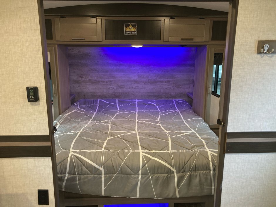 2021 Keystone RV Sunset Trail 272BH-14