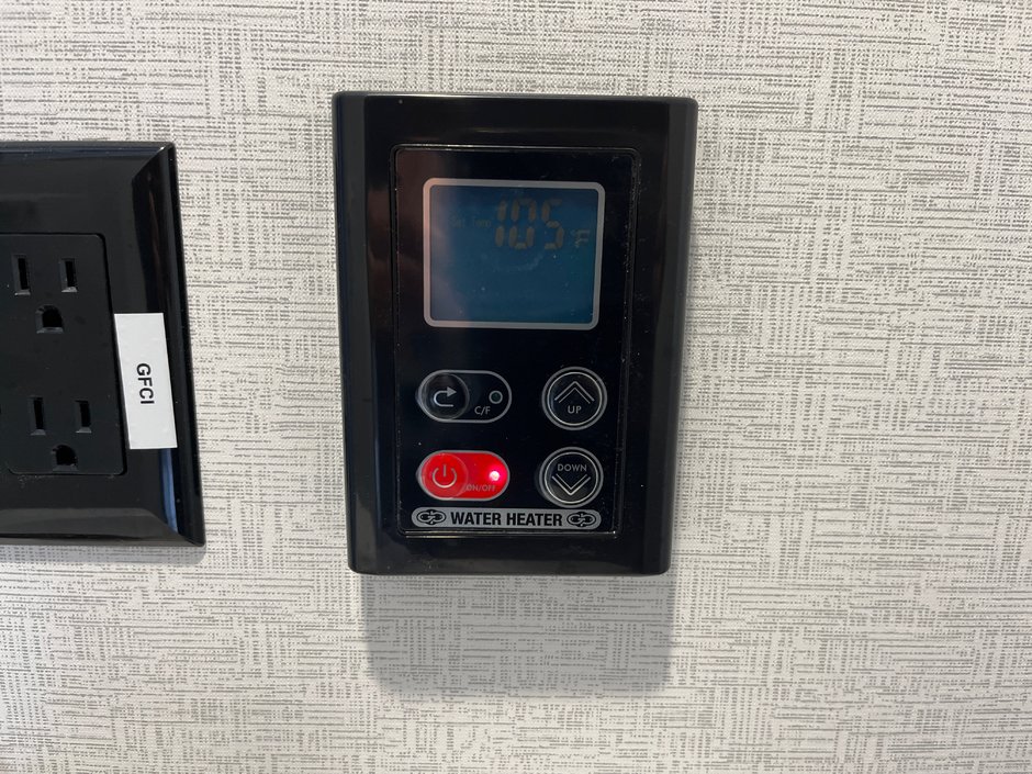 2025 Keystone 175BH Hideout-6