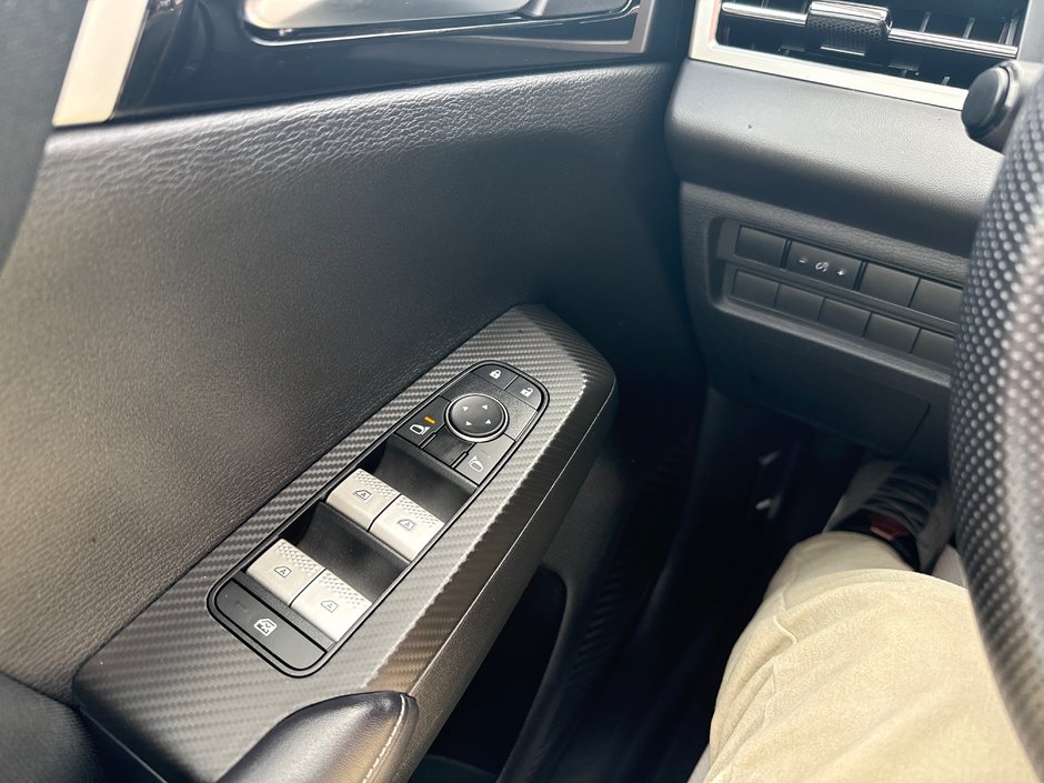 2024 Mitsubishi Outlander ES-14