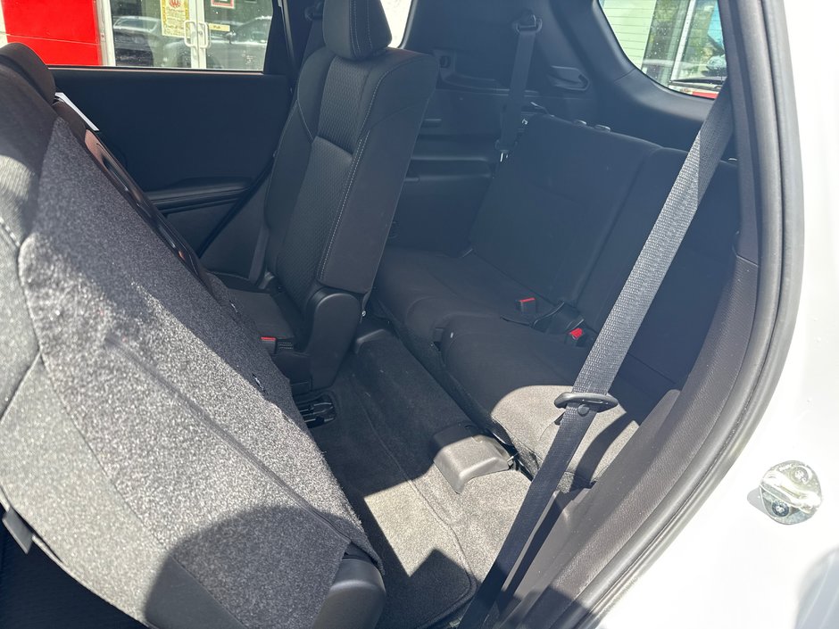 2024 Mitsubishi Outlander ES-16