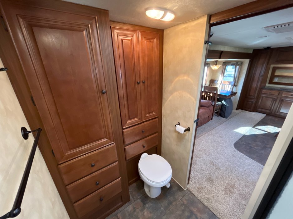 2012 NORTHWOOD ARCTIC FOX 29L-22