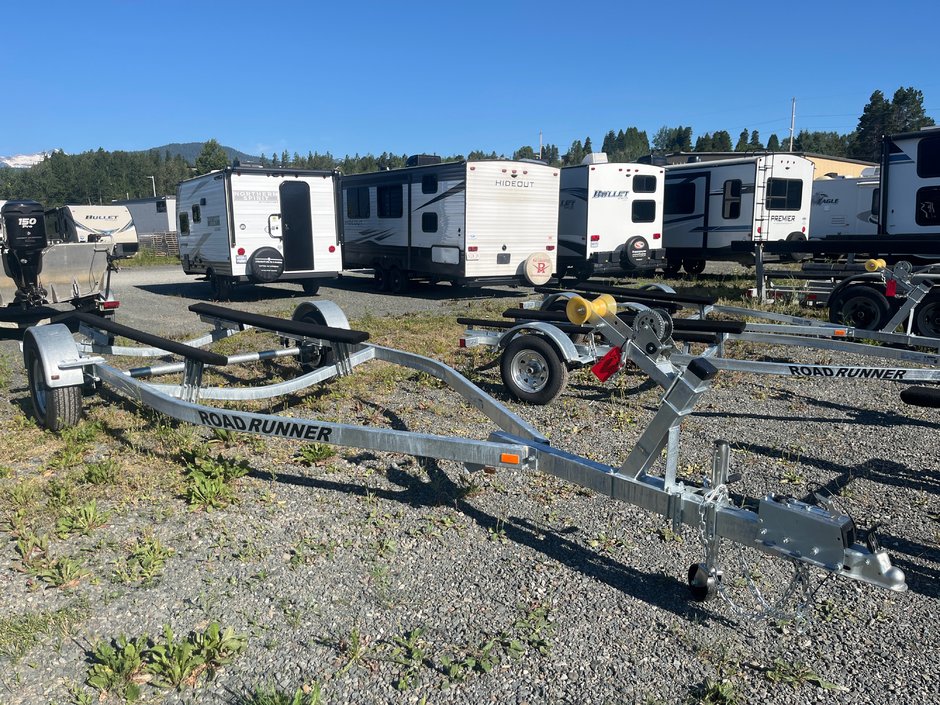 2026 ROAD RUNNER TRAILERS 4 200 in Terrace, British Columbia