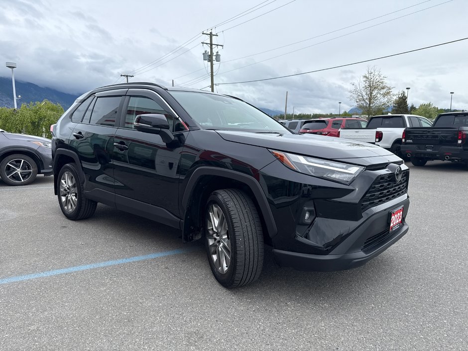 2023 Toyota RAV4 XLE-2