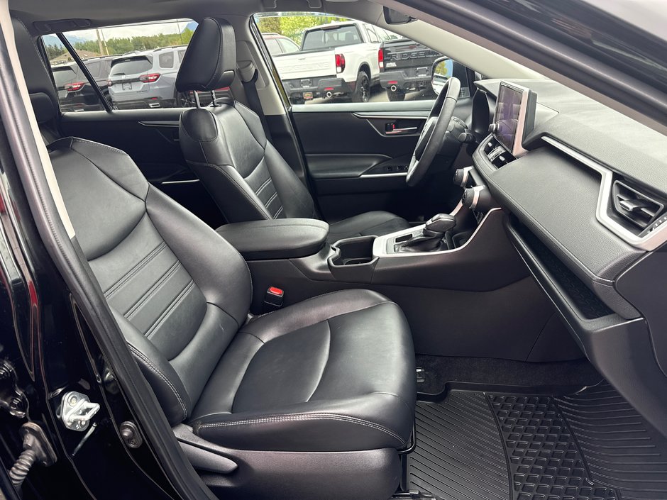 2023 Toyota RAV4 XLE-14