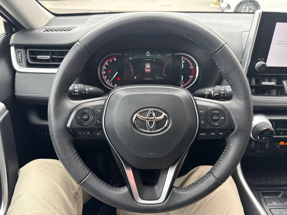 2023 Toyota RAV4 XLE-8