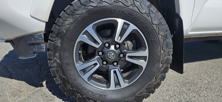 2016 Toyota Tacoma SR5-11