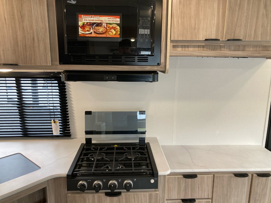 2025 Winnebago Access 26RL-10