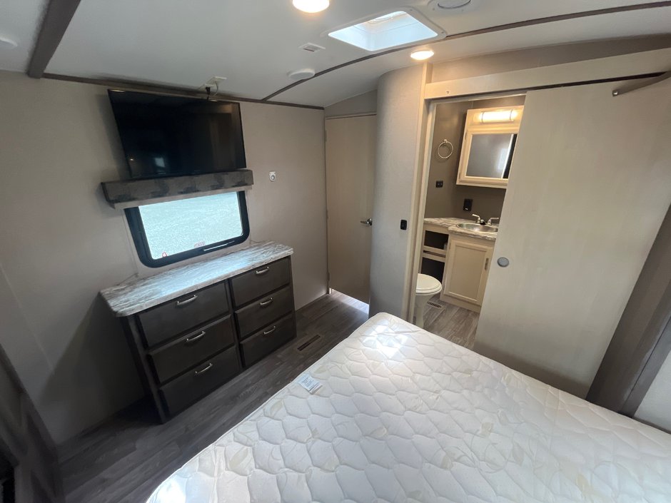 2019 Winnebago Minnie Plus 30RLSS-15